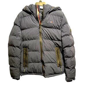 NWOT Tommy Hilfiger Blue puffer coat w/ hood women’s small